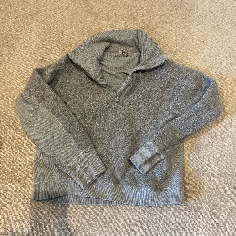 Lululemon “Sherpa” pullover size 4